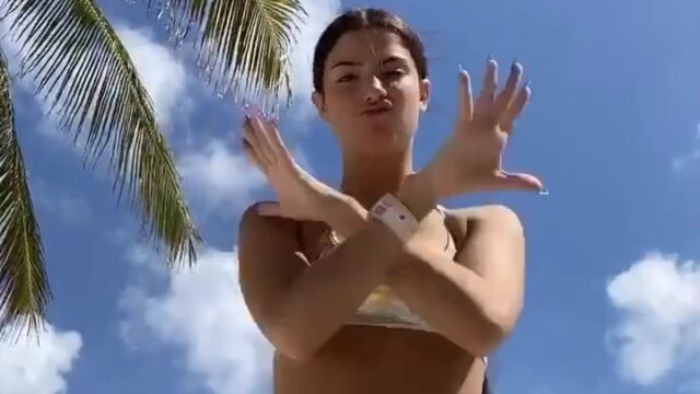 Charli d’amelio Leaked Video Sexy In Beach