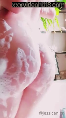 Jessica Nigri Nude Bathtub Onlyfans Leaked